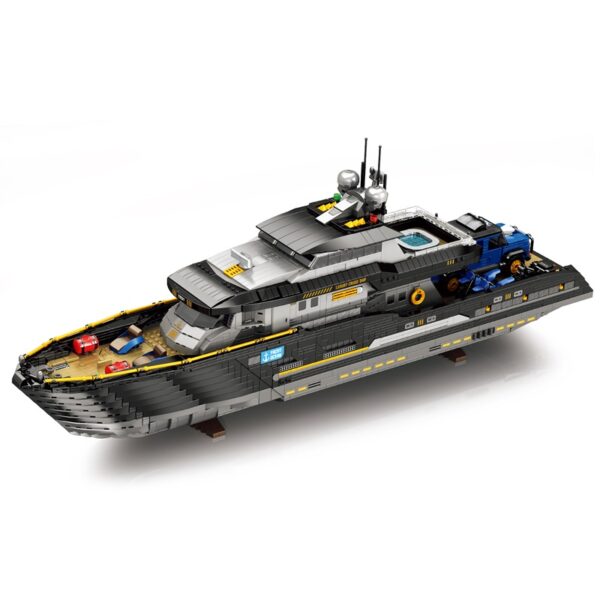 REOBRIX LUXURY YACHT 66103